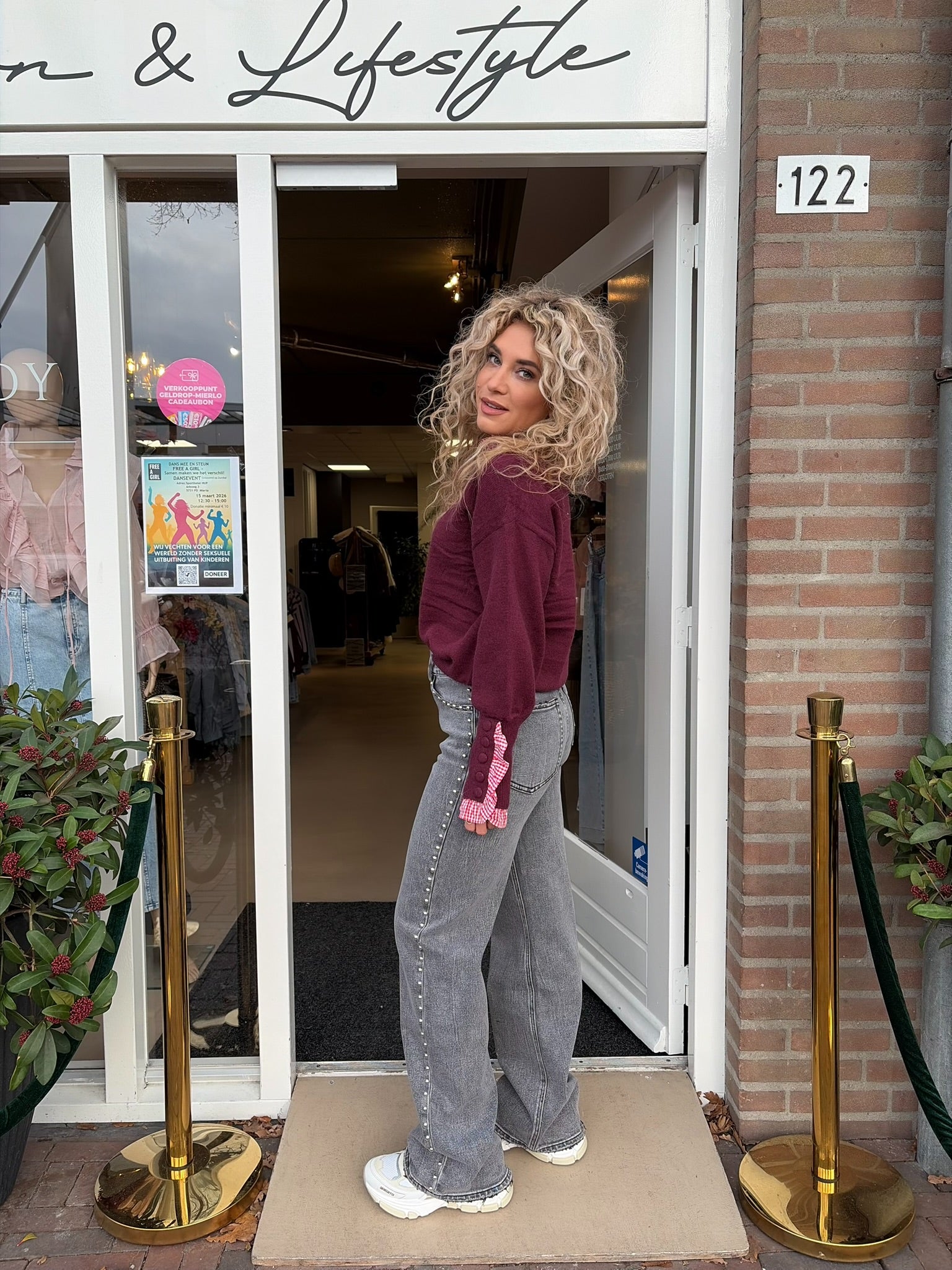 Bordeaux Trui Dames met Bijzondere Mouw | Zachte Sweater met Knopen