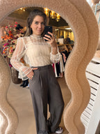 Off White Mesh Top met Kantdetail | Choklate Paris