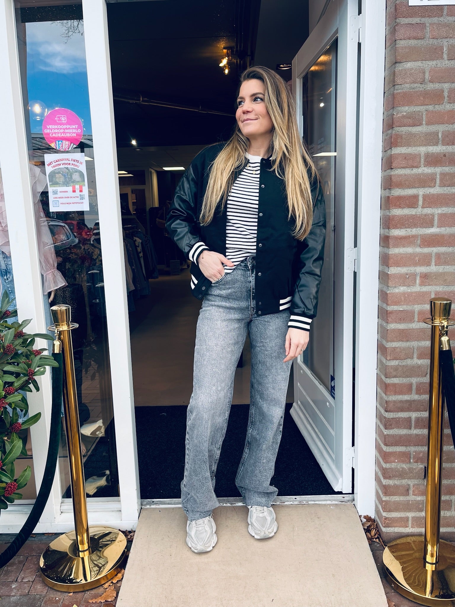 Trendy bomberjacket | zwart