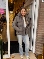 Taupe Gewatteerde Damesjas met Capuchon | Korte Puffer Jas