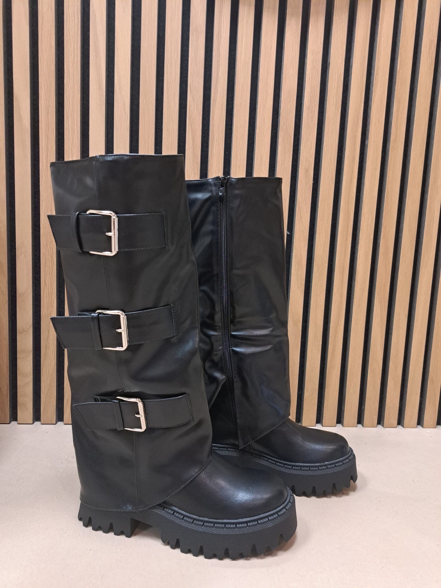 Zwarte Biker Laarzen Dames met Gespen | Hoge Boots met Chunky Zool