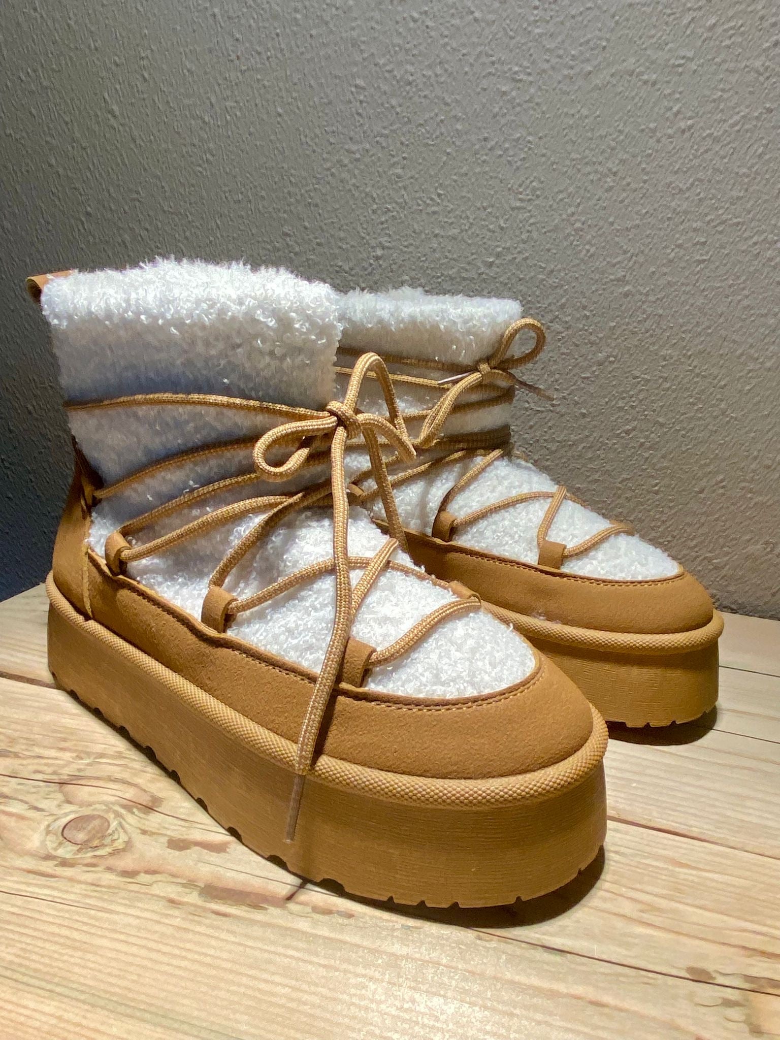 Camel Snowboots Dames met Teddy Voering | Platform Winter Boots
