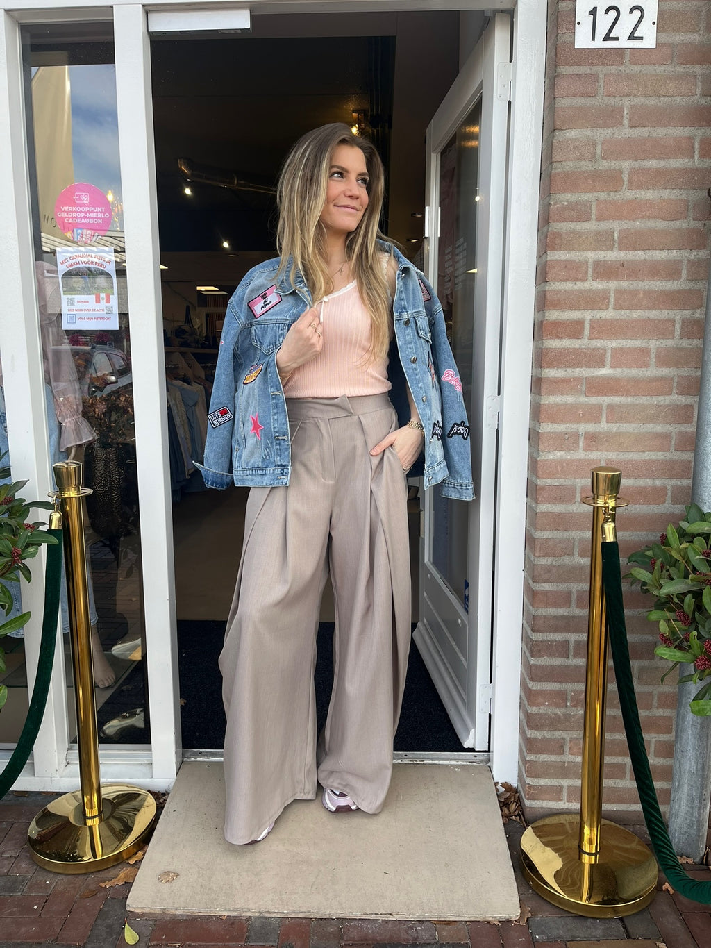 Denim jacket met patches dames | Licht oversized jeans jasje met kleurrijke details