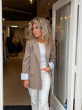 Taupe Krijtstreep Blazer Dames |Lange Blazer met Pinstripe