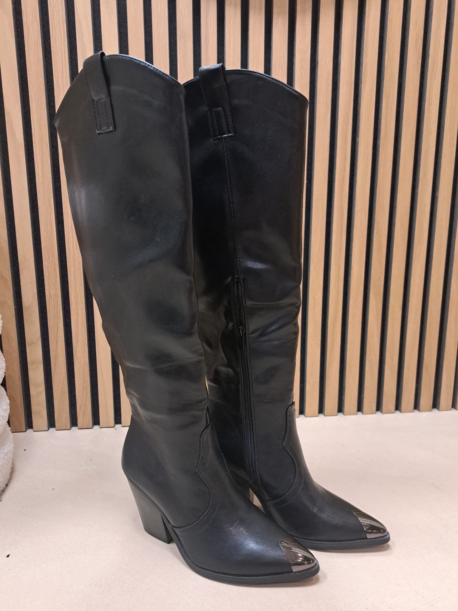 Zwarte Hoge Laarzen Dames met Metallic Neus | Western Hak Boots