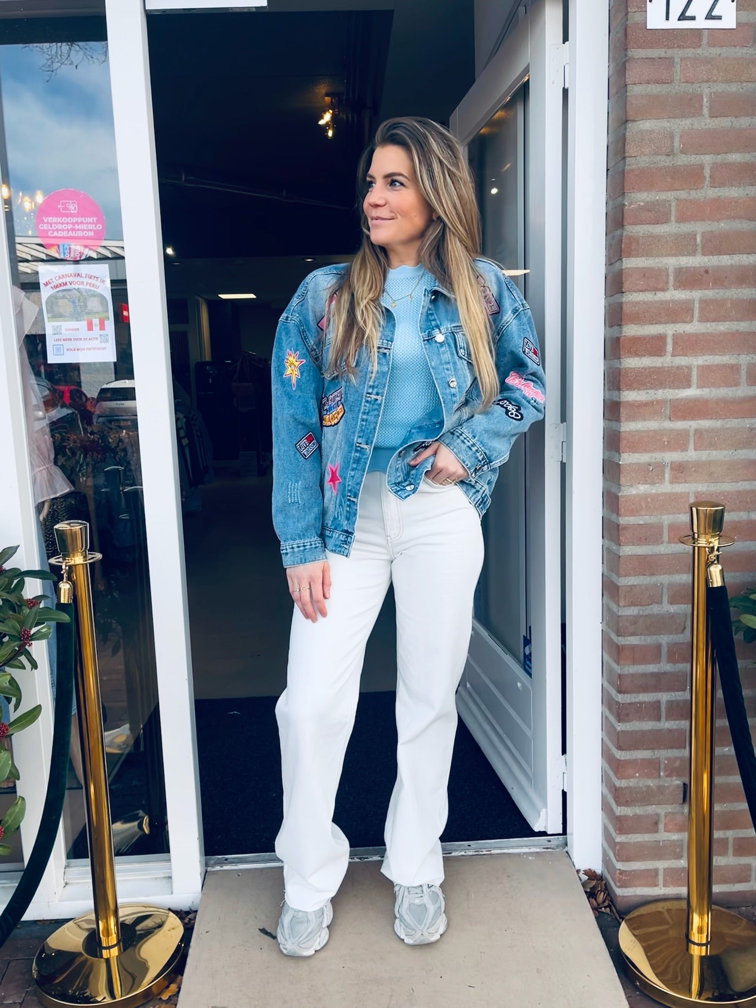 Denim jacket met patches dames | Licht oversized jeans jasje met kleurrijke details