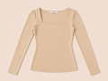 Beige top met open hals | By Swan