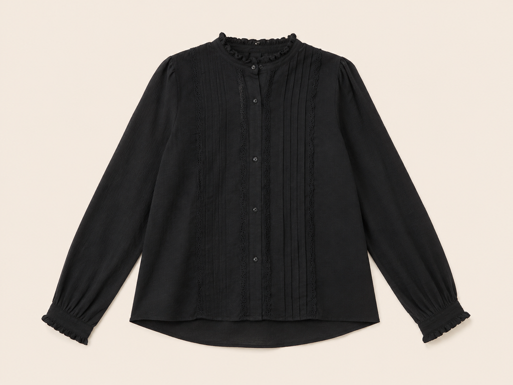 Zwarte blouse met kant details | By Clara