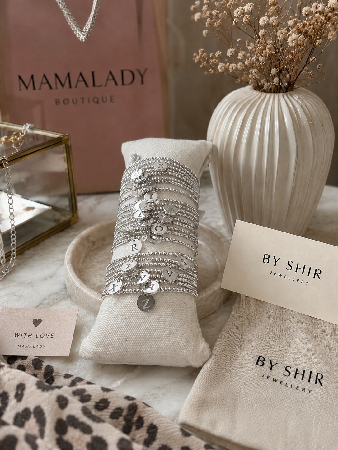 By Shir Armband Kraaltjes Met Letter Edelstaal